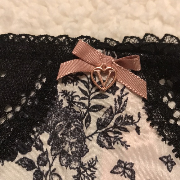 Victoria's Secret Intimates & Sleepwear Nwt Victorias Secret White